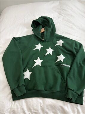 Pythia Green Star Appliqué Hoodie